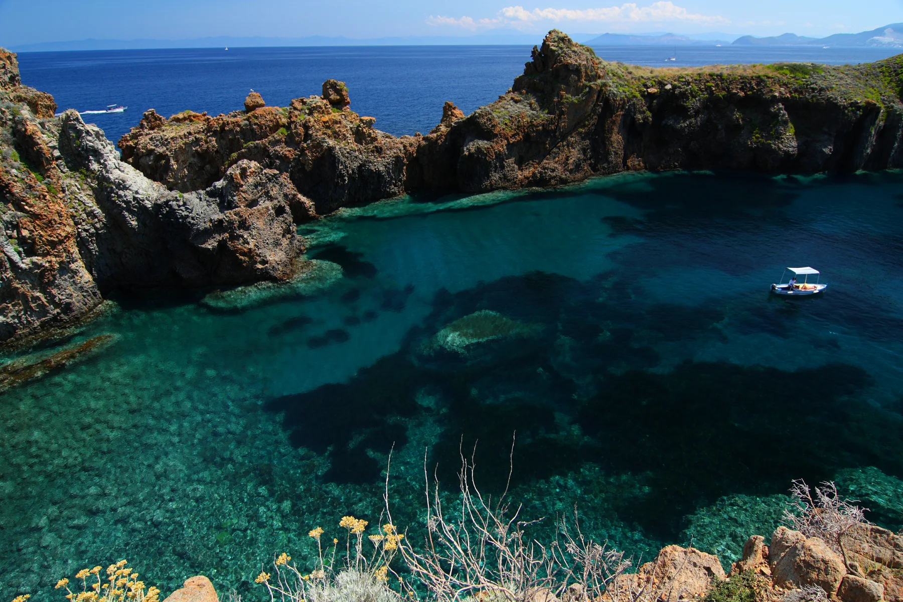 Spiagge di Panarea: Cala Junco, Zimmari e Calcara